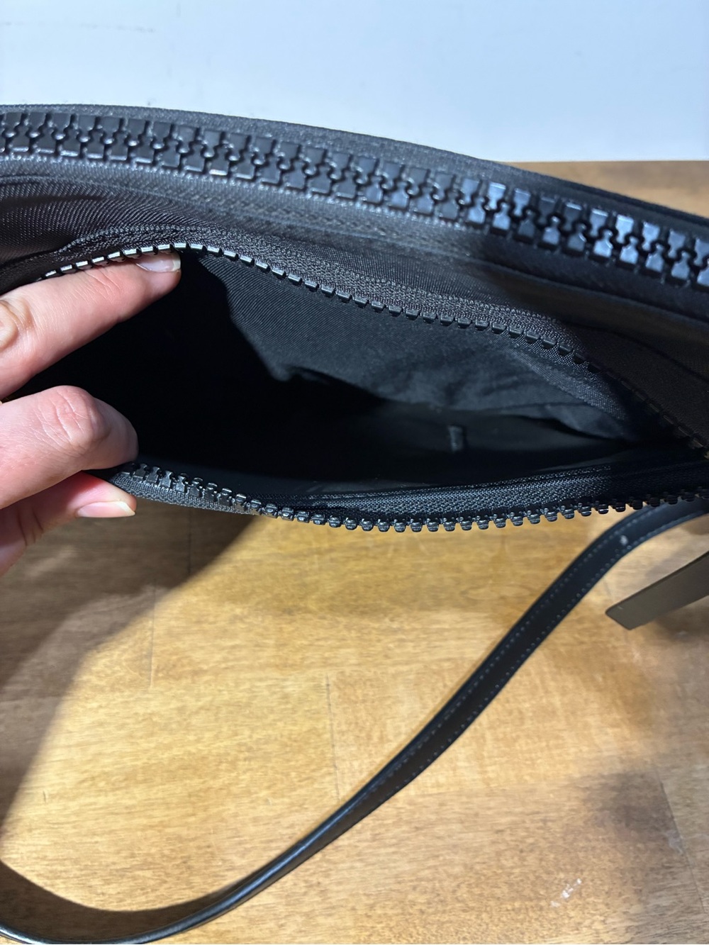 Marc Jacobs Black Nylon Crossbody Bag Adjustable Leather Strap 2 Zip Pockets - Picture 7 of 8